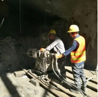 广陵水下抗分散灌浆料特点 水下不分散注浆料介绍